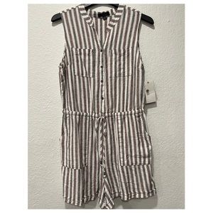 Kelly Renee Shorts Romper Sleeveless Size Large. 
Stripe